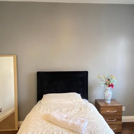 Budget Private Close To City Centre And Airport *