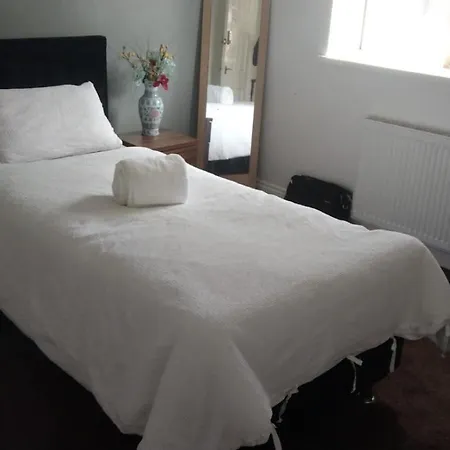 Privatunterkunft Budget Private Close To City Centre And Airport